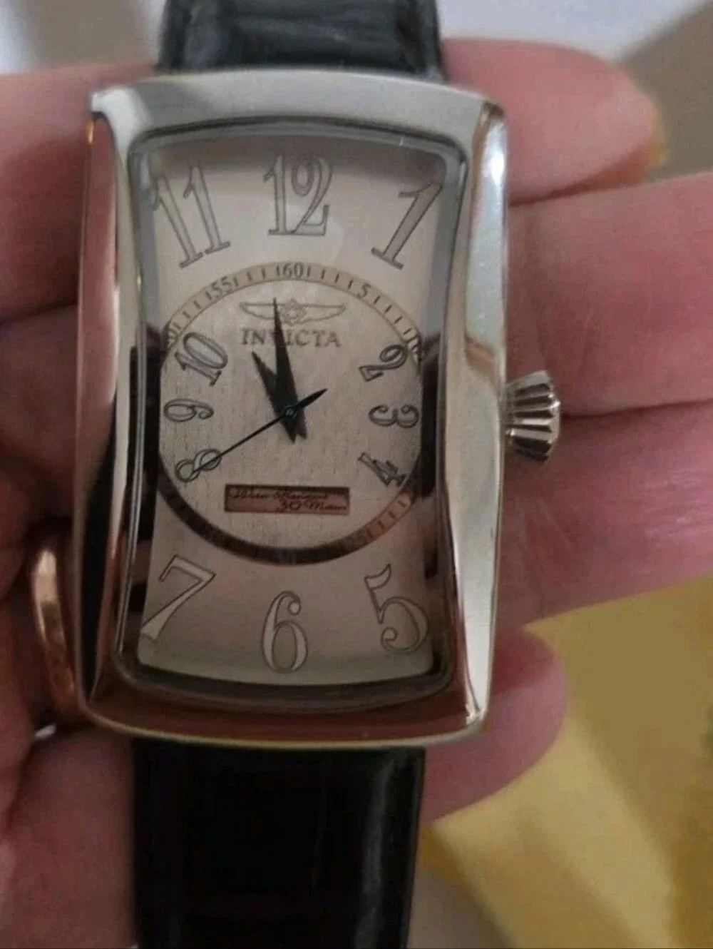 Rare Invicta Model 9972 Men's Watch Tonneau Case Black Leather Band Vintage‎